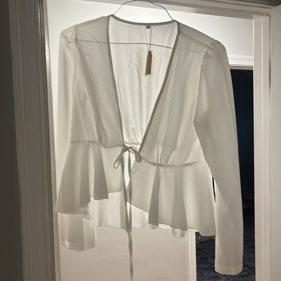 NWT off white blouse - Picture 3 of 4